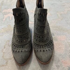 Sofft Ankle Boots - Green, size 9